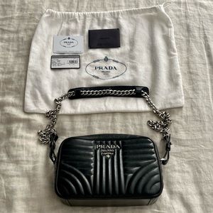 Prada bag. Excellent condition. 100% authentic.